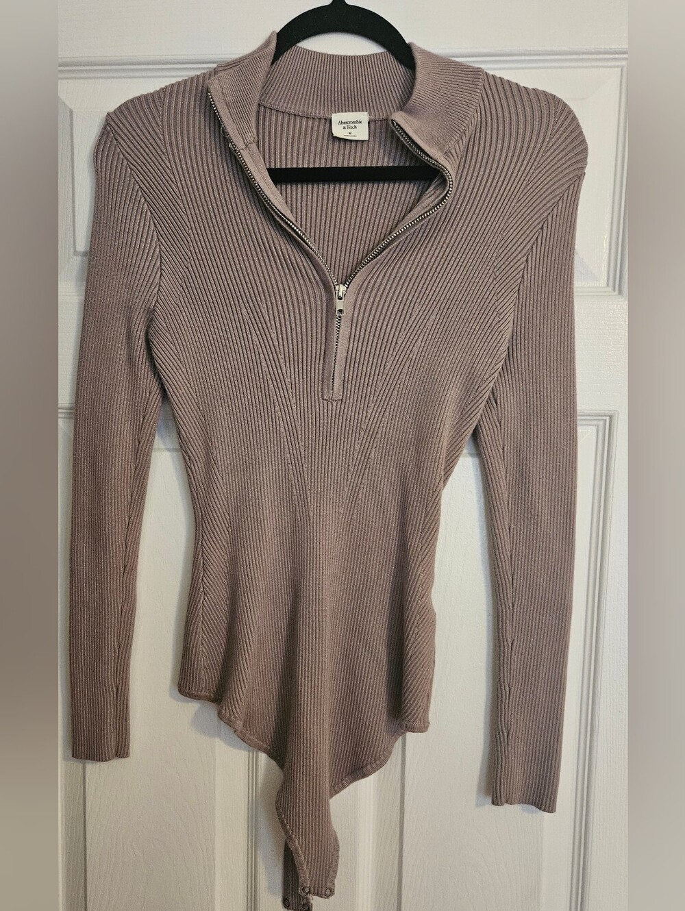 Abercrombie & Fitch Ribbed Half-Zip Bodysuit in Mauve